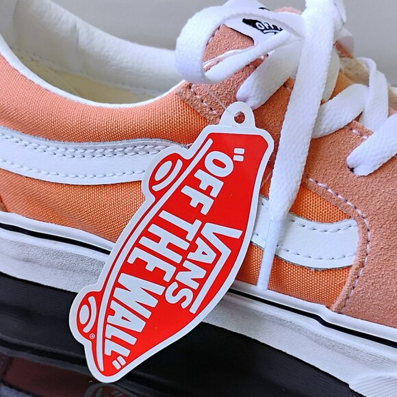Vans Women Vans Women\'s Old Skool Suede / Canvas Sneaker in Such Lovely Melon / True White
